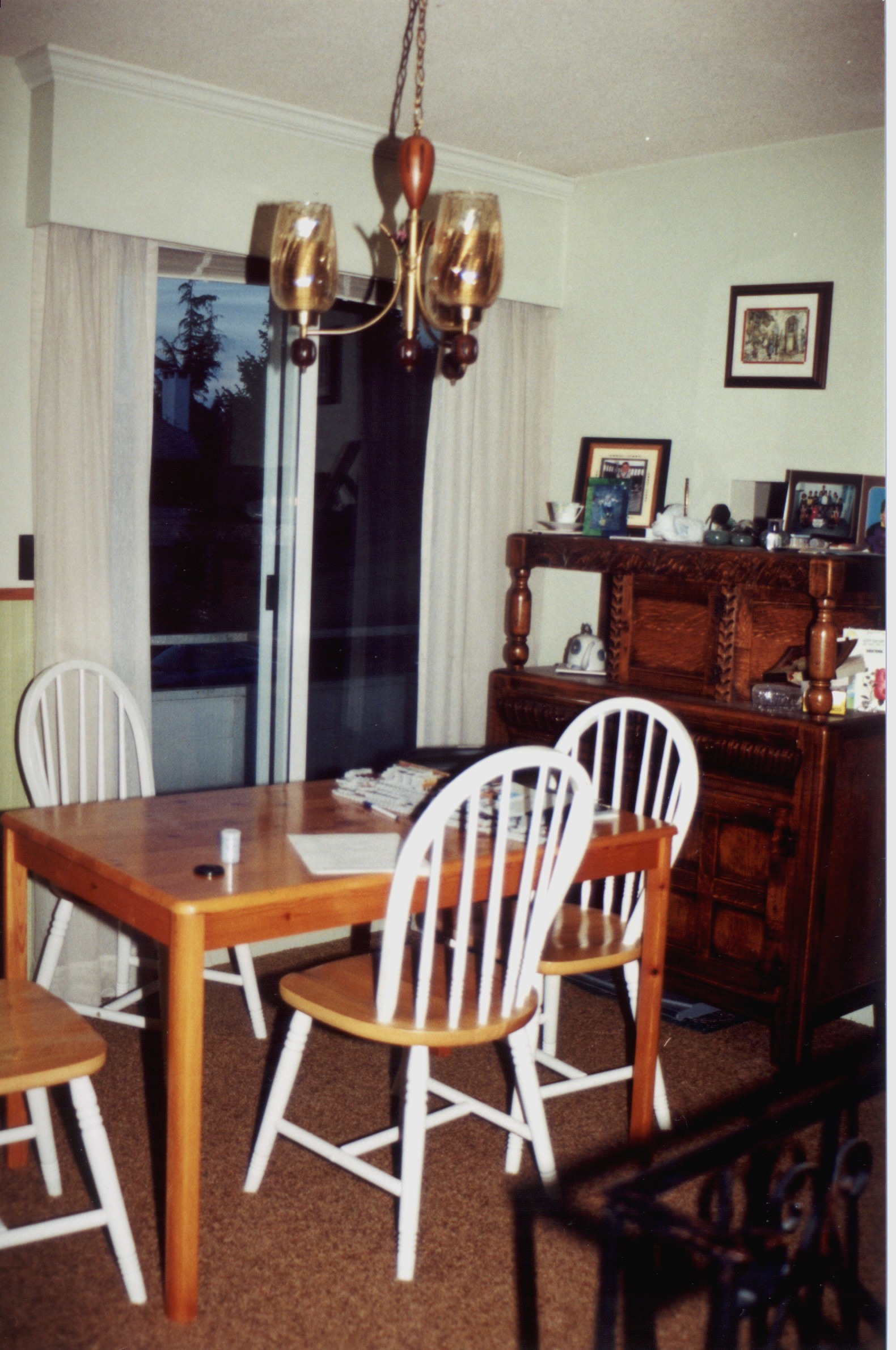 Dining-Room-2.jpg, 677831 bytes, 6/07/00