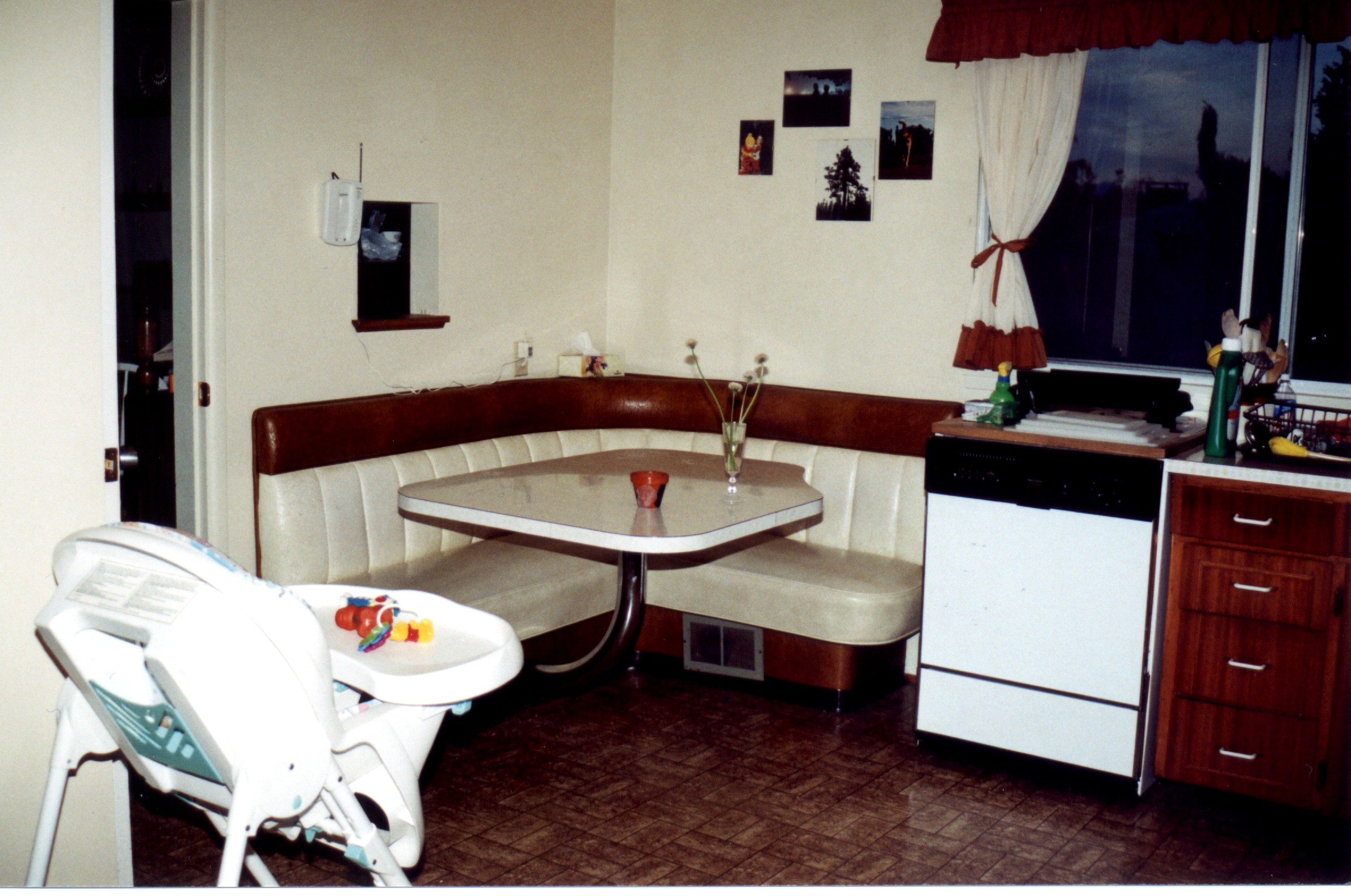 Kitchen-2.jpg, 652189 bytes, 5/31/00