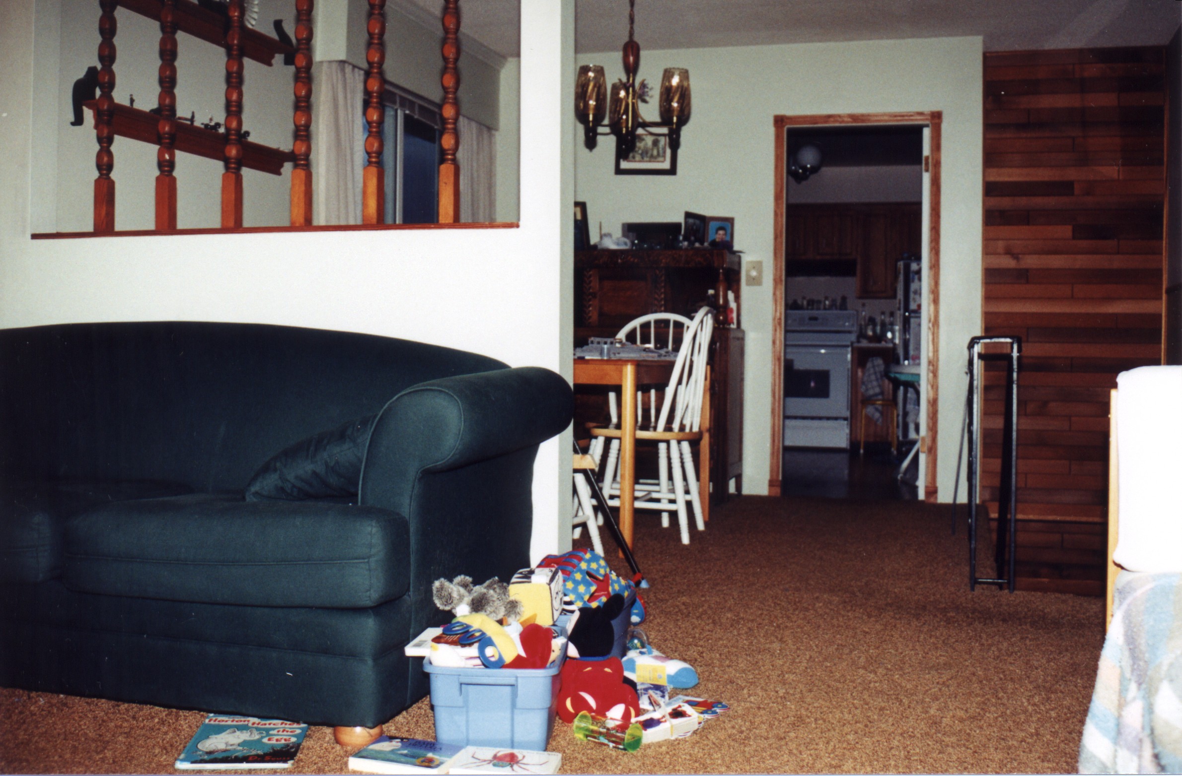Livingroom-4.jpg, 679161 bytes, 6/10/00