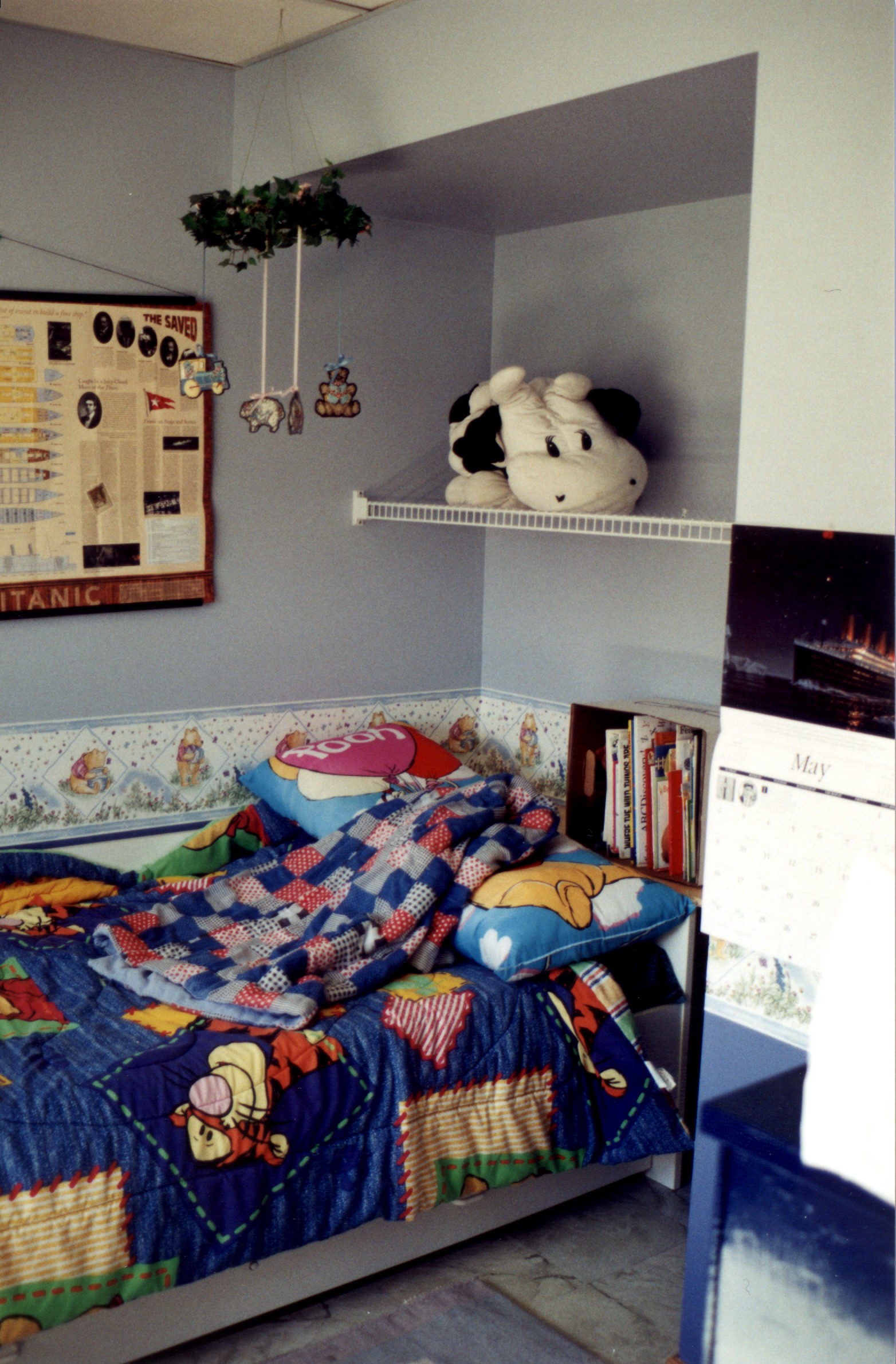 Tristan-Bedroom-3.jpg, 742997 bytes, 6/08/00