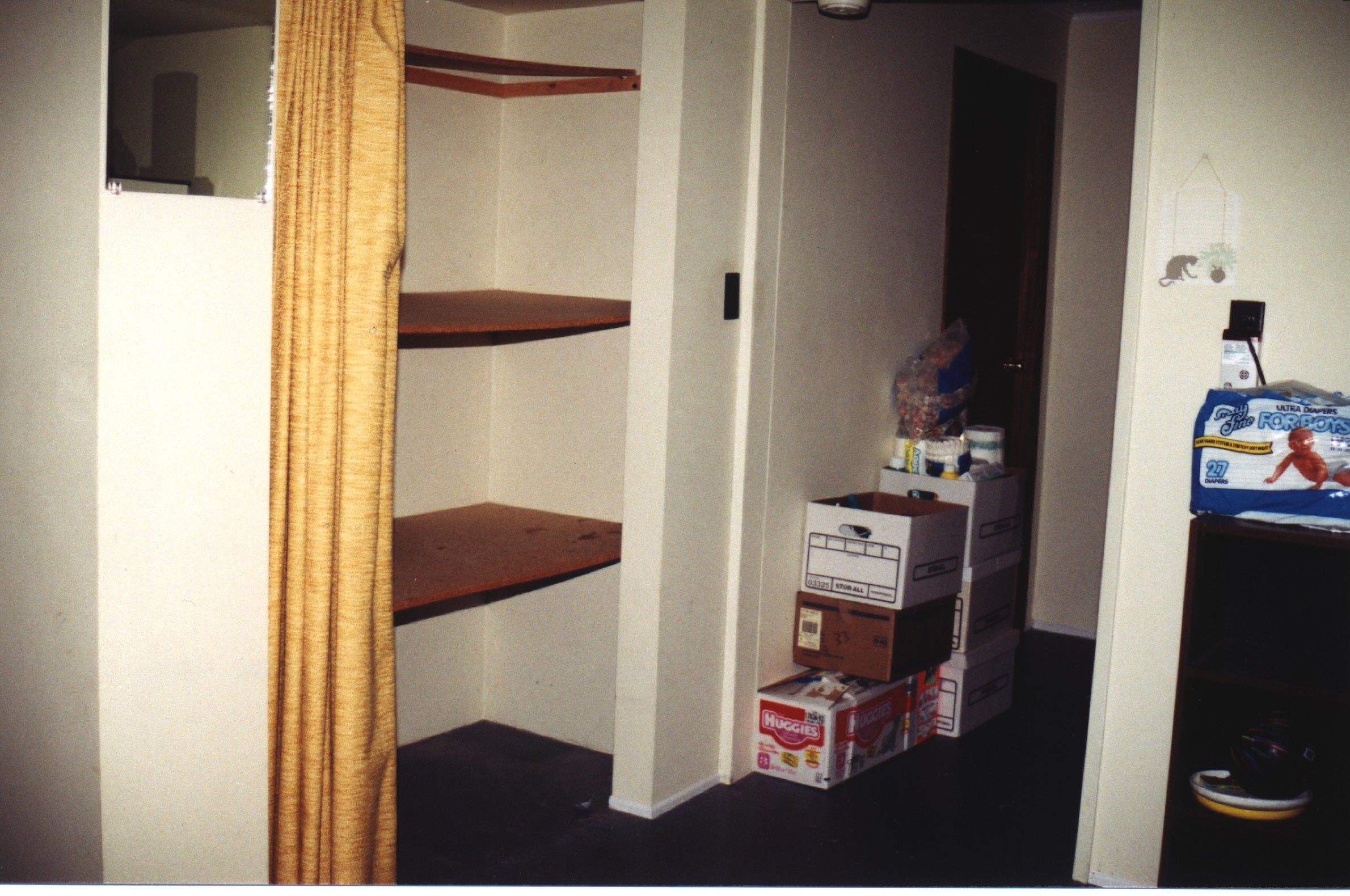 Utility-2.jpg, 639012 bytes, 5/28/00