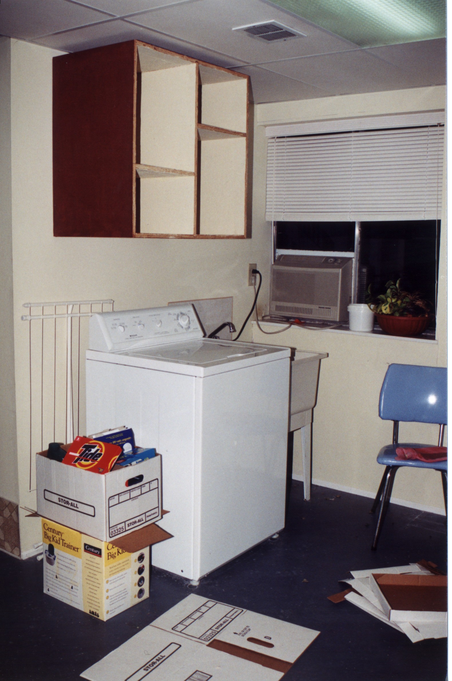 Utility-4.jpg, 658362 bytes, 5/29/00