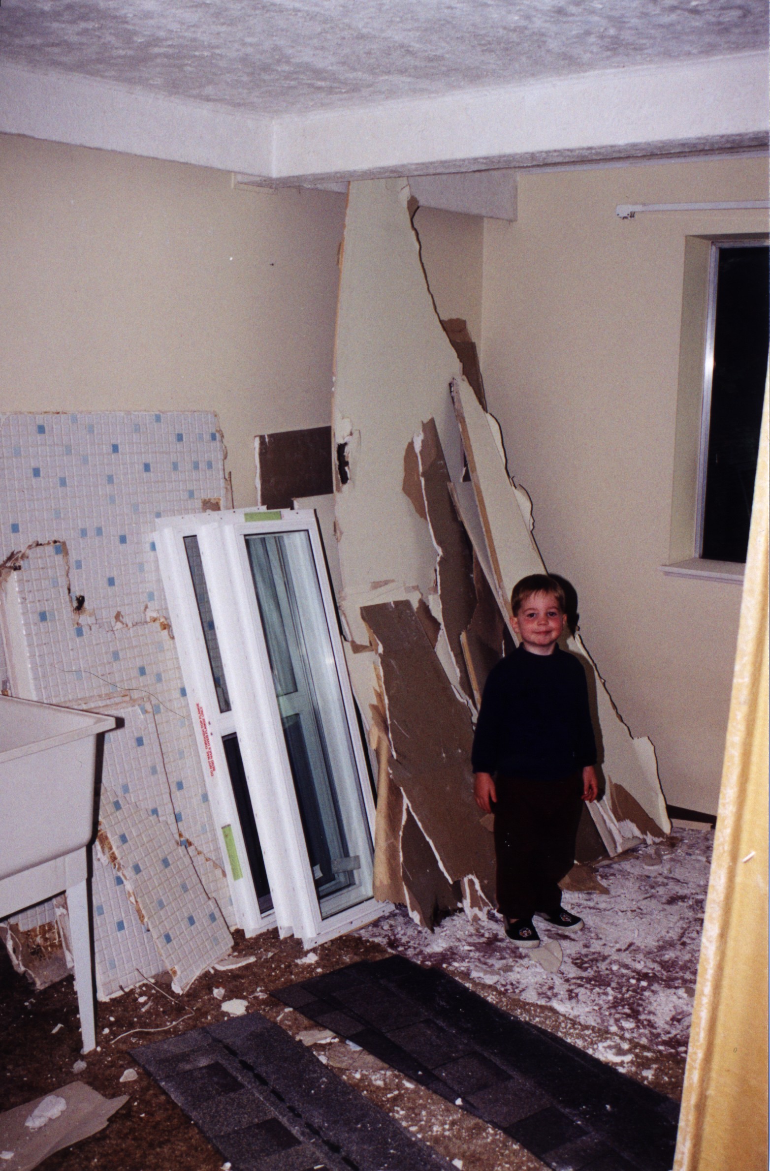 Master-Bedroom-1.jpg, 779018 bytes, 6/11/00