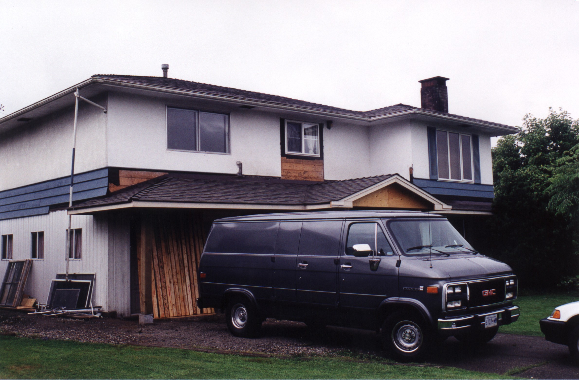 Front-4.jpg, 648356 bytes, 6/10/00