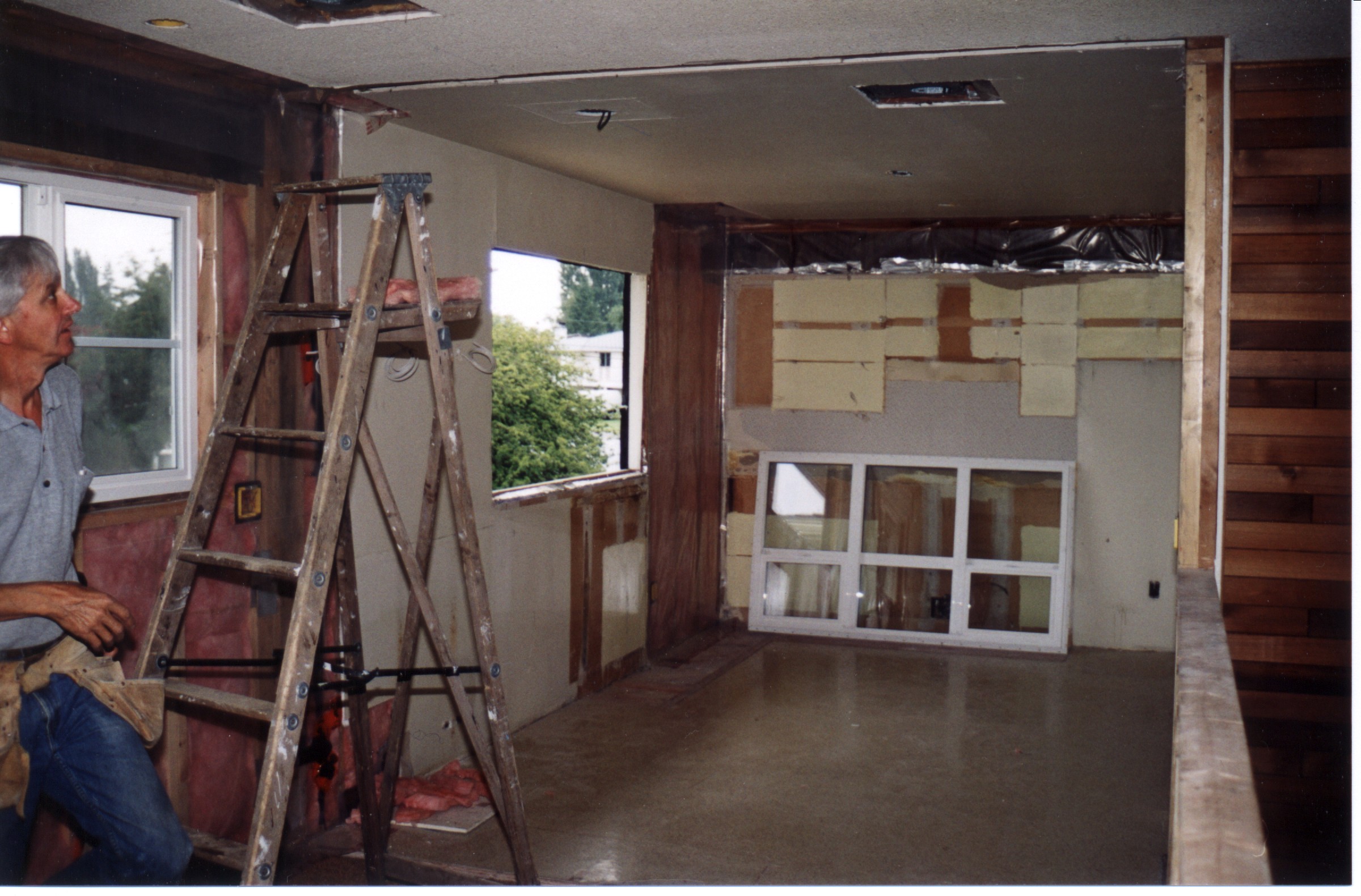 Kitchen-3.jpg, 661974 bytes, 10/21/00