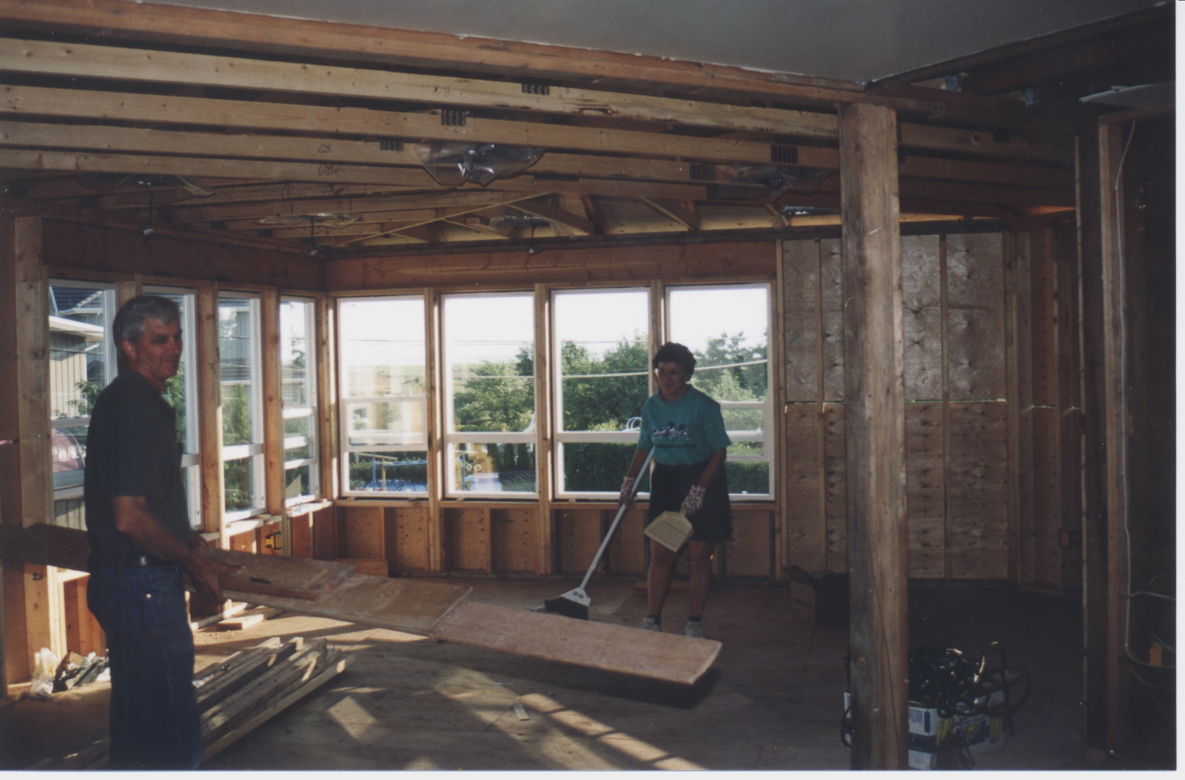 Living-Room-5.jpg, 552019 bytes, 7/29/00