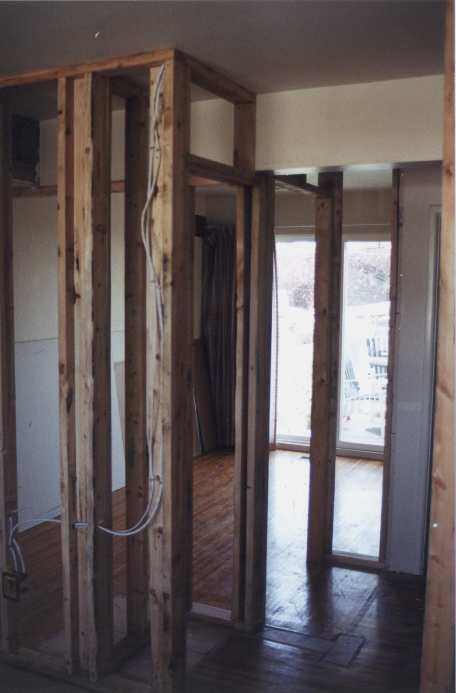 Lou's Office.jpg, 553907 bytes, 7/04/00