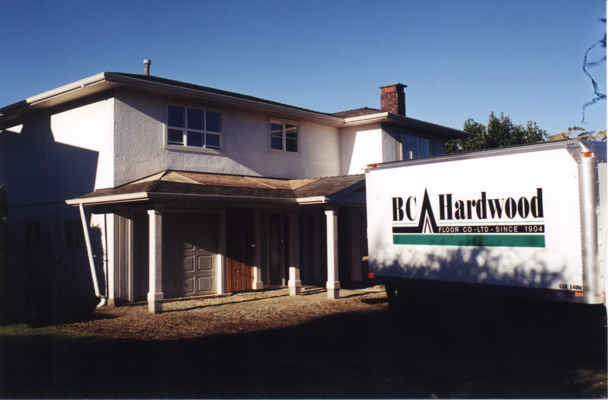 Front-1.jpg, 580707 bytes, 6/18/00