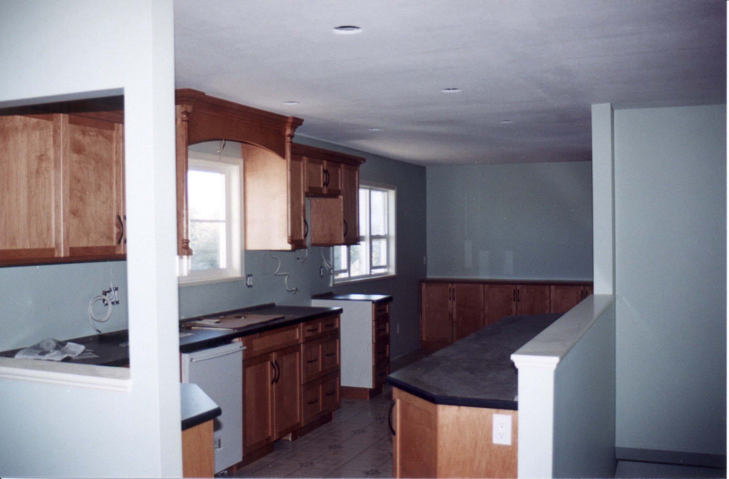 Kitchen-3.jpg, 582277 bytes, 11/01/00