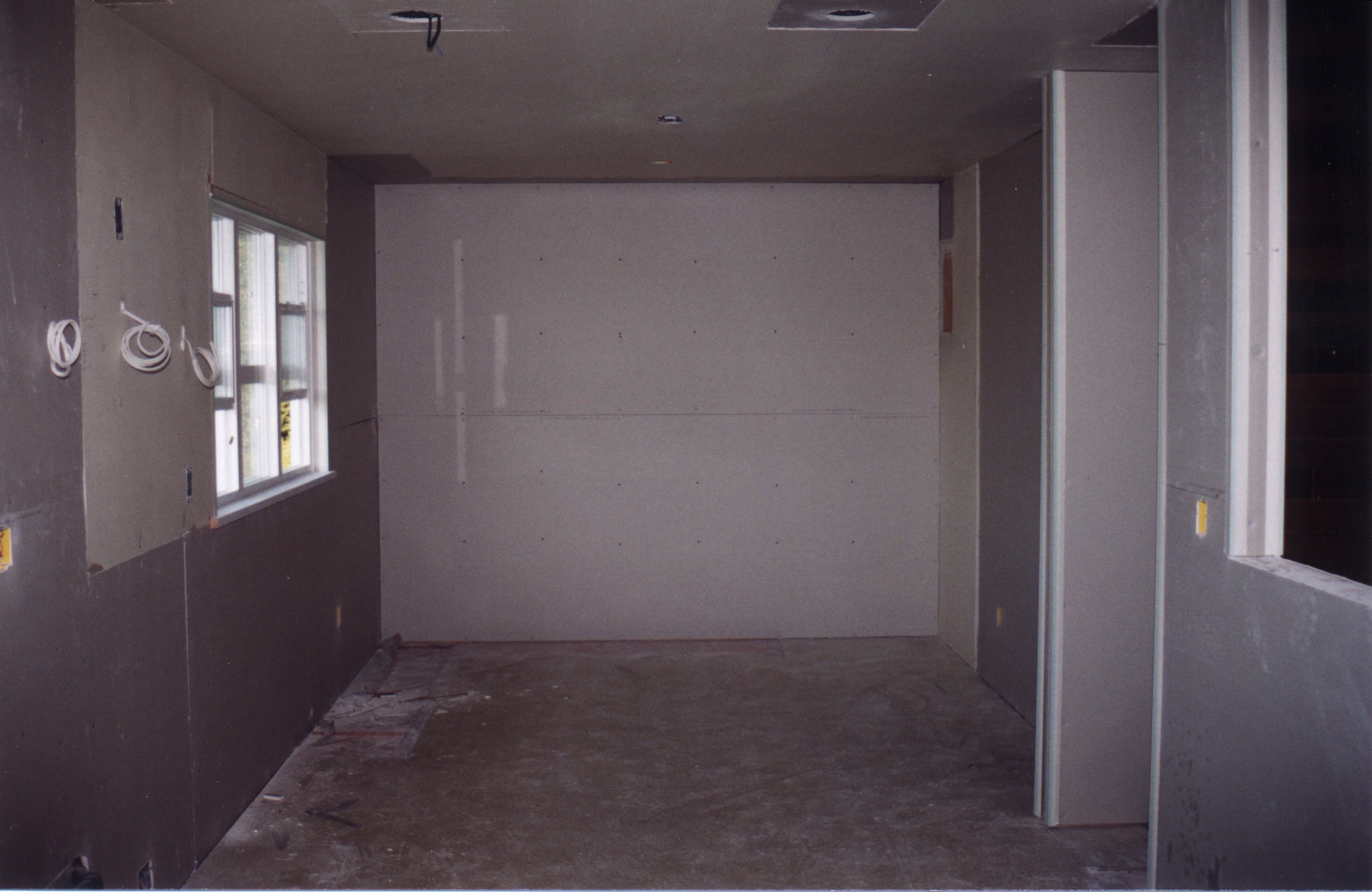 Kitchen-8.jpg, 554769 bytes, 1/27/01