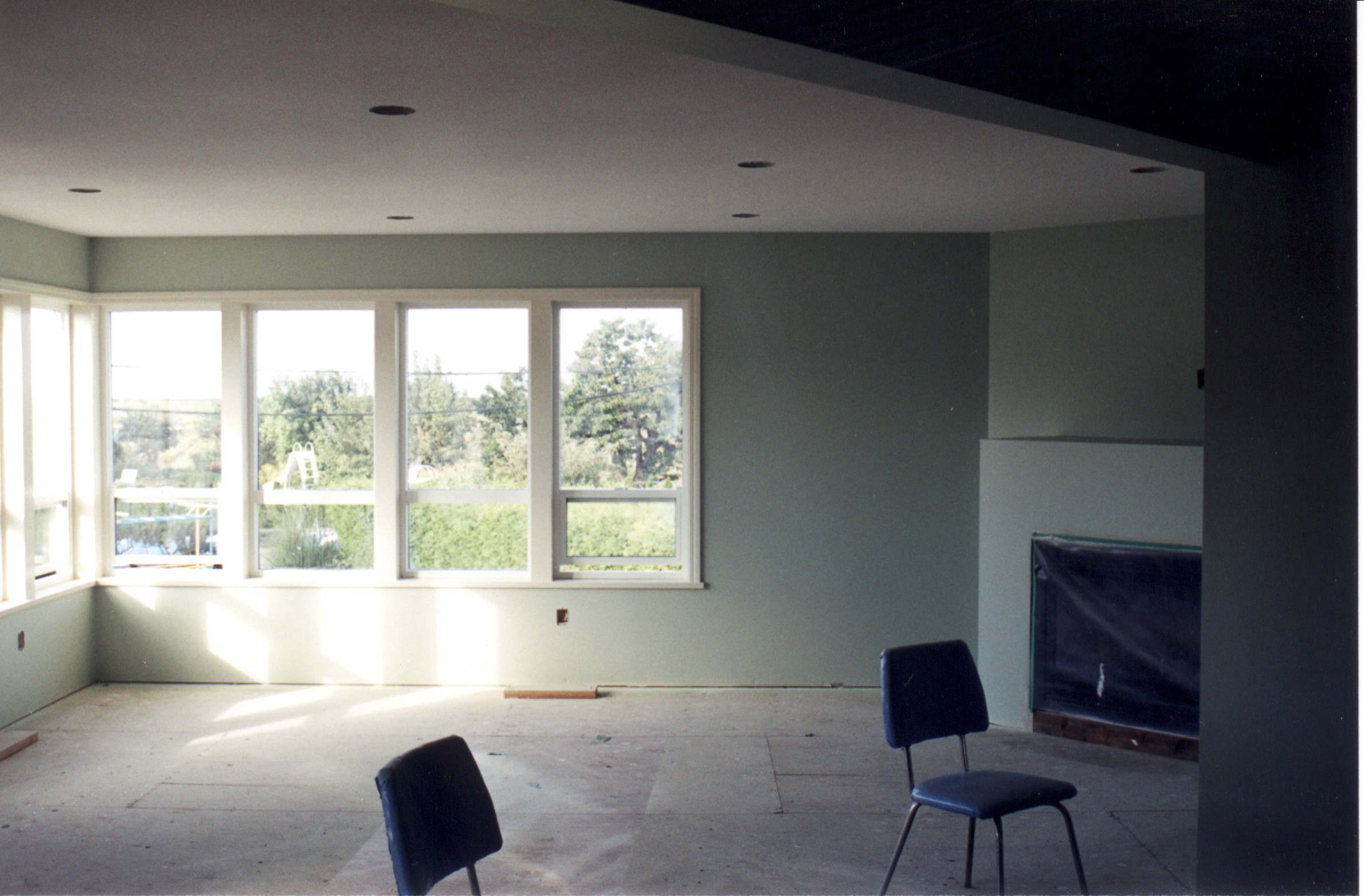 Living-Room-5.jpg, 593405 bytes, 11/01/00