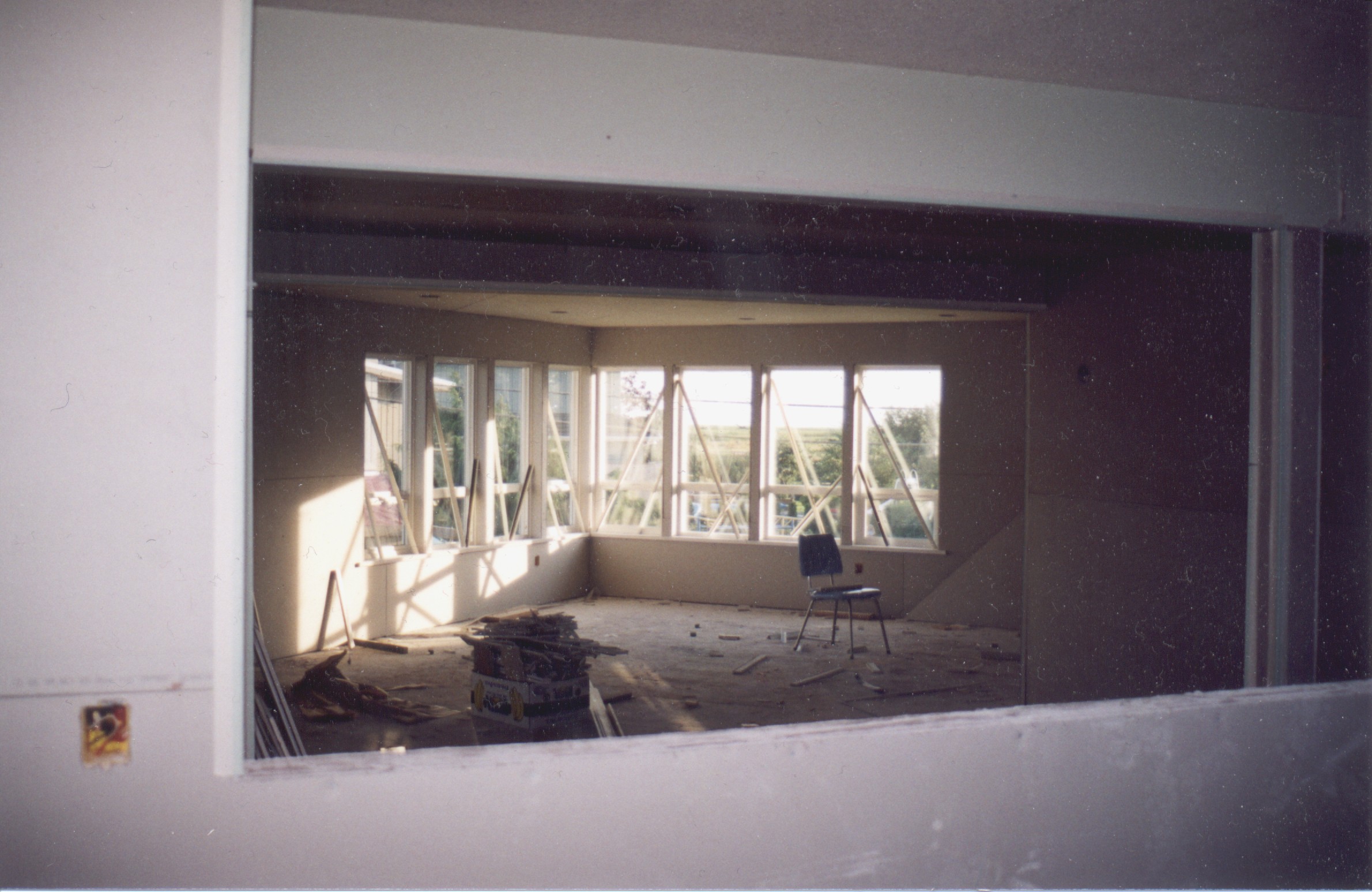 Living-Room-7.jpg, 601386 bytes, 1/26/01