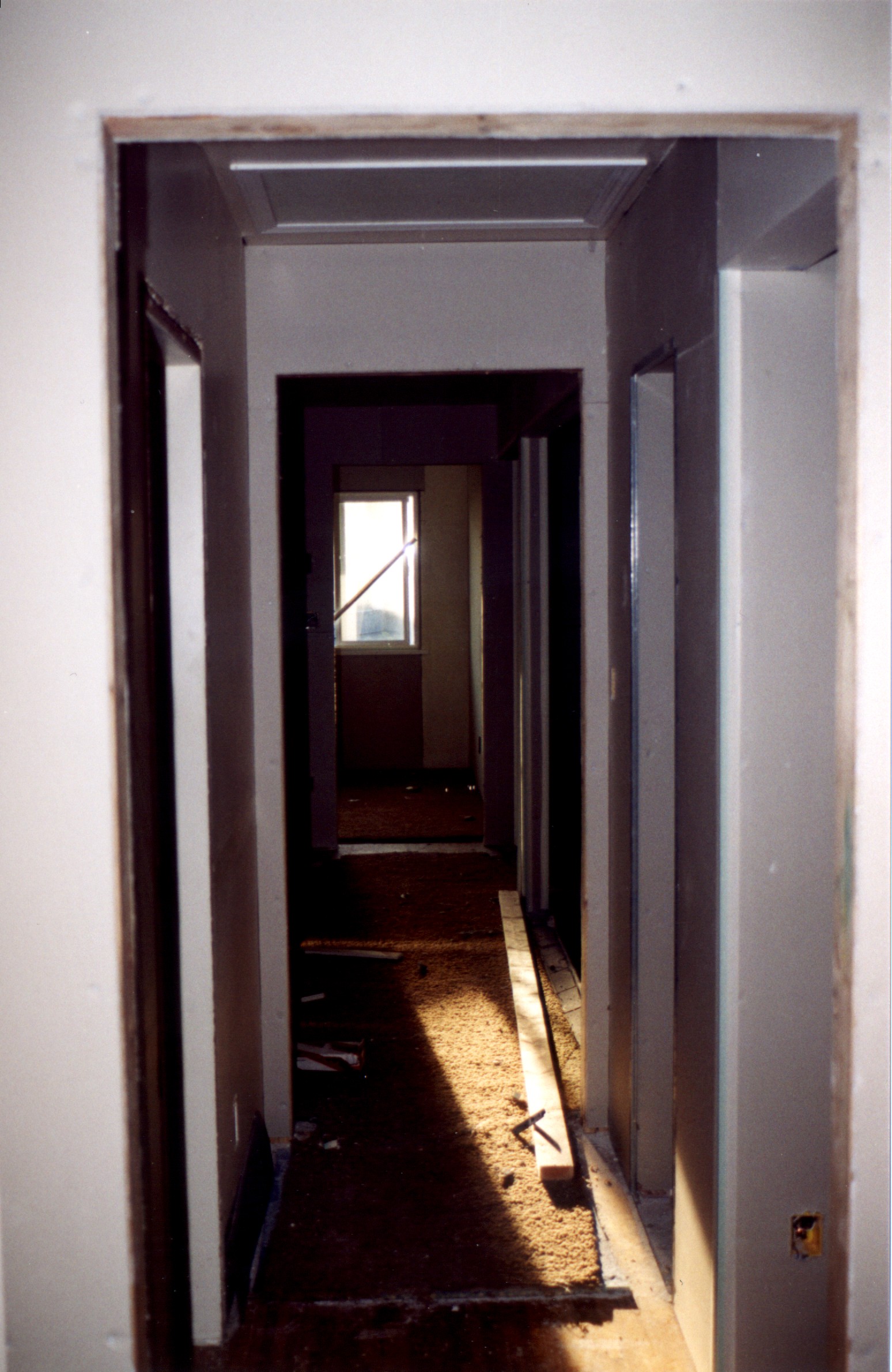 Living-Room-8.jpg, 608906 bytes, 1/27/01