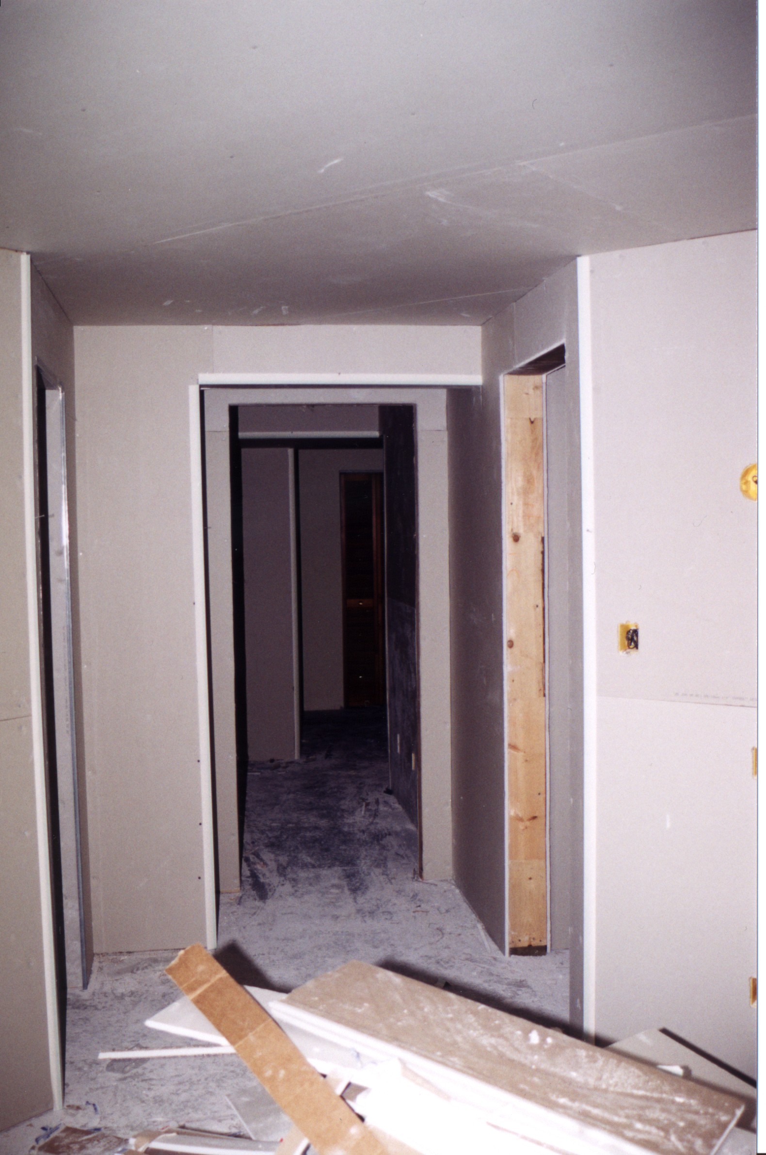 Master-Bedroom-2.jpg, 616522 bytes, 11/01/00