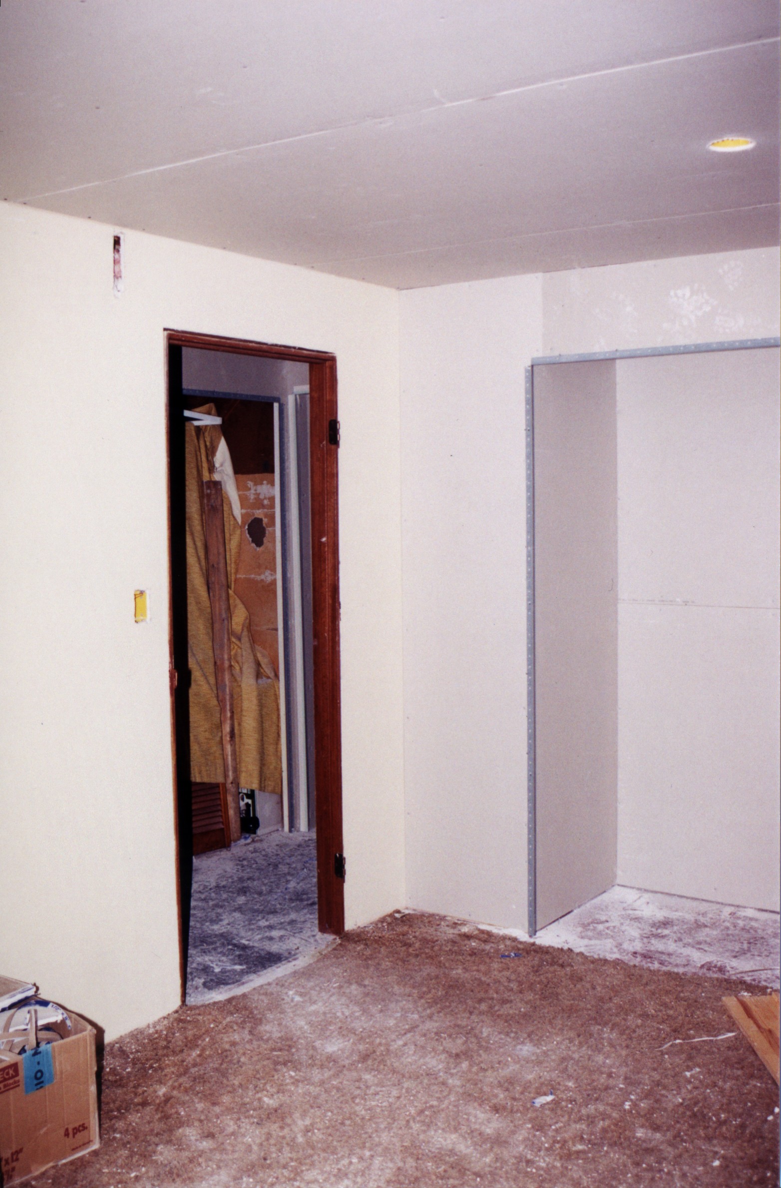 Tristans-Room-1.jpg, 682726 bytes, 11/01/00