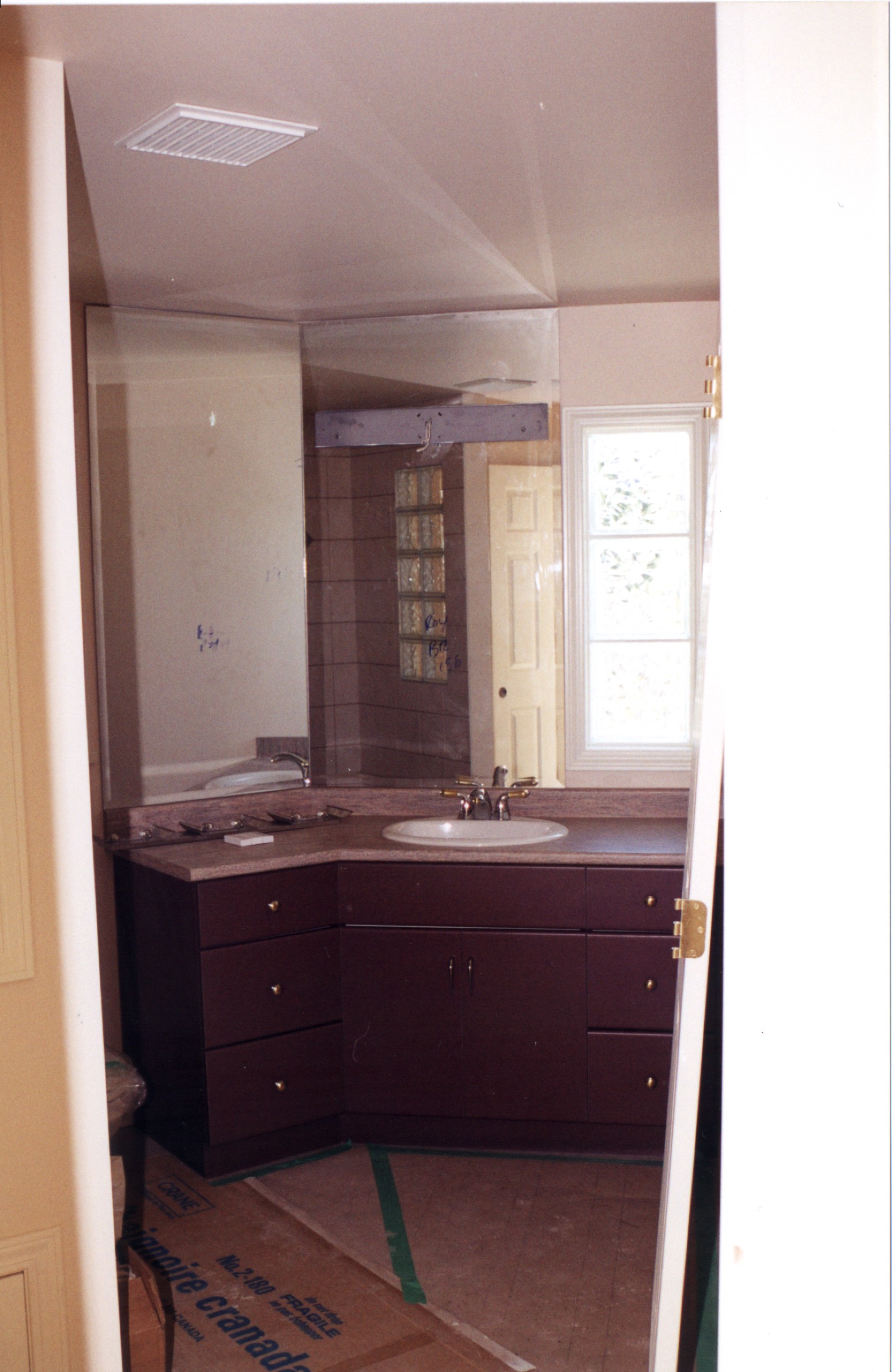 Ensuite-1.jpg, 529980 bytes, 1/27/01