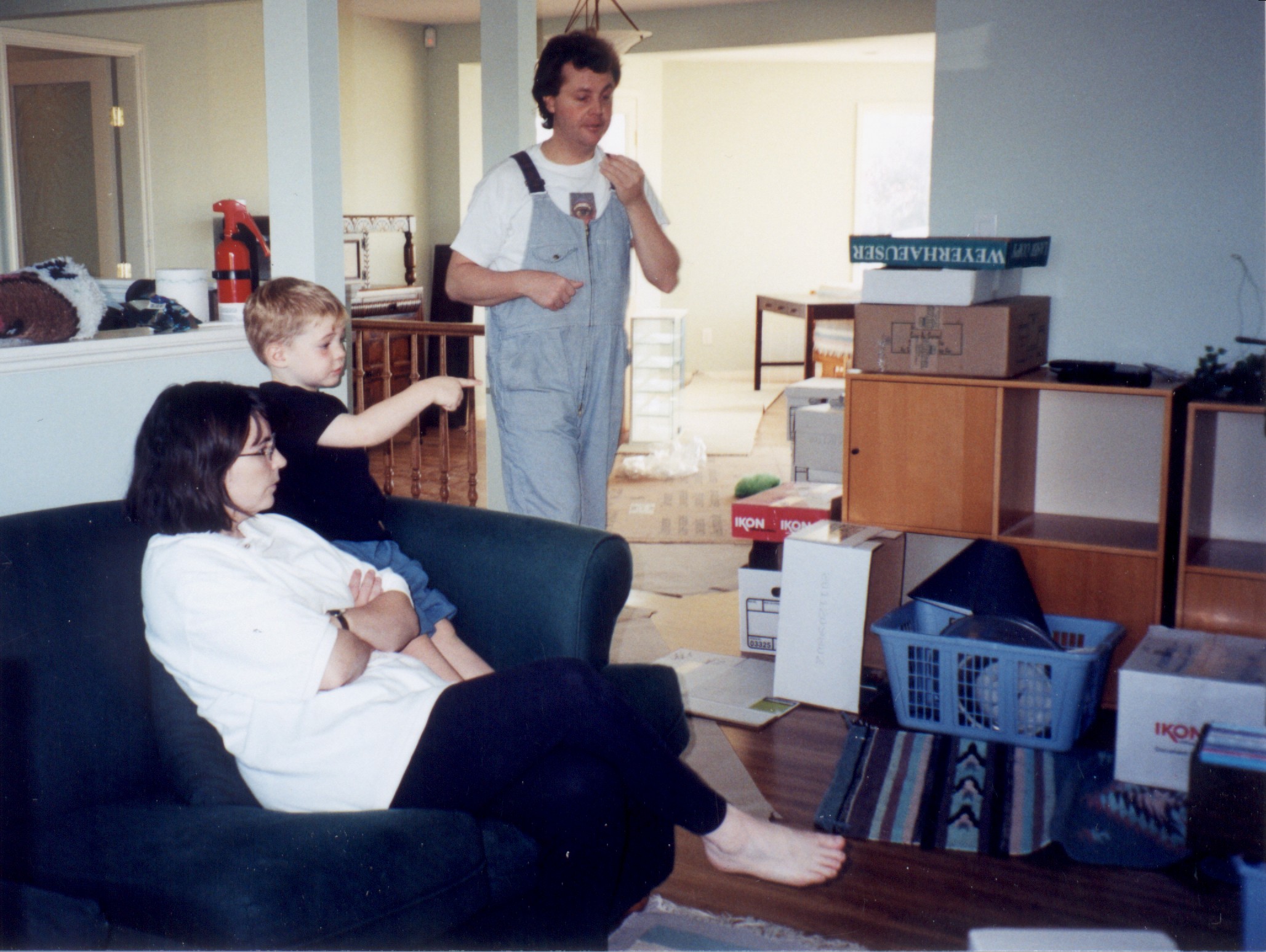 Family-Room-2.jpg, 567919 bytes, 1/28/01
