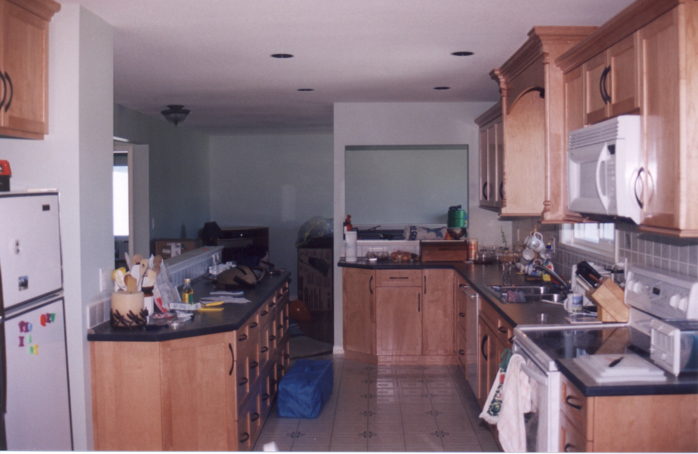 Kitchen-5.jpg, 532793 bytes, 1/27/01