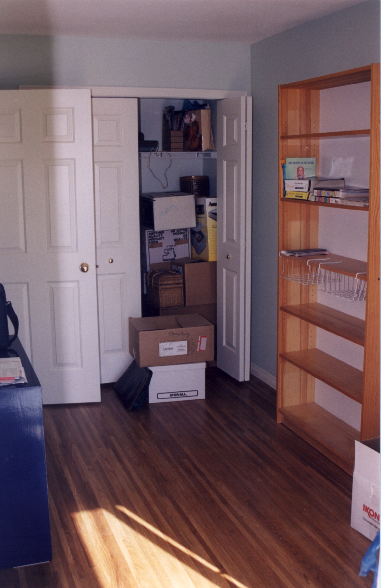 Lous-Office-1.jpg, 548932 bytes, 1/27/01