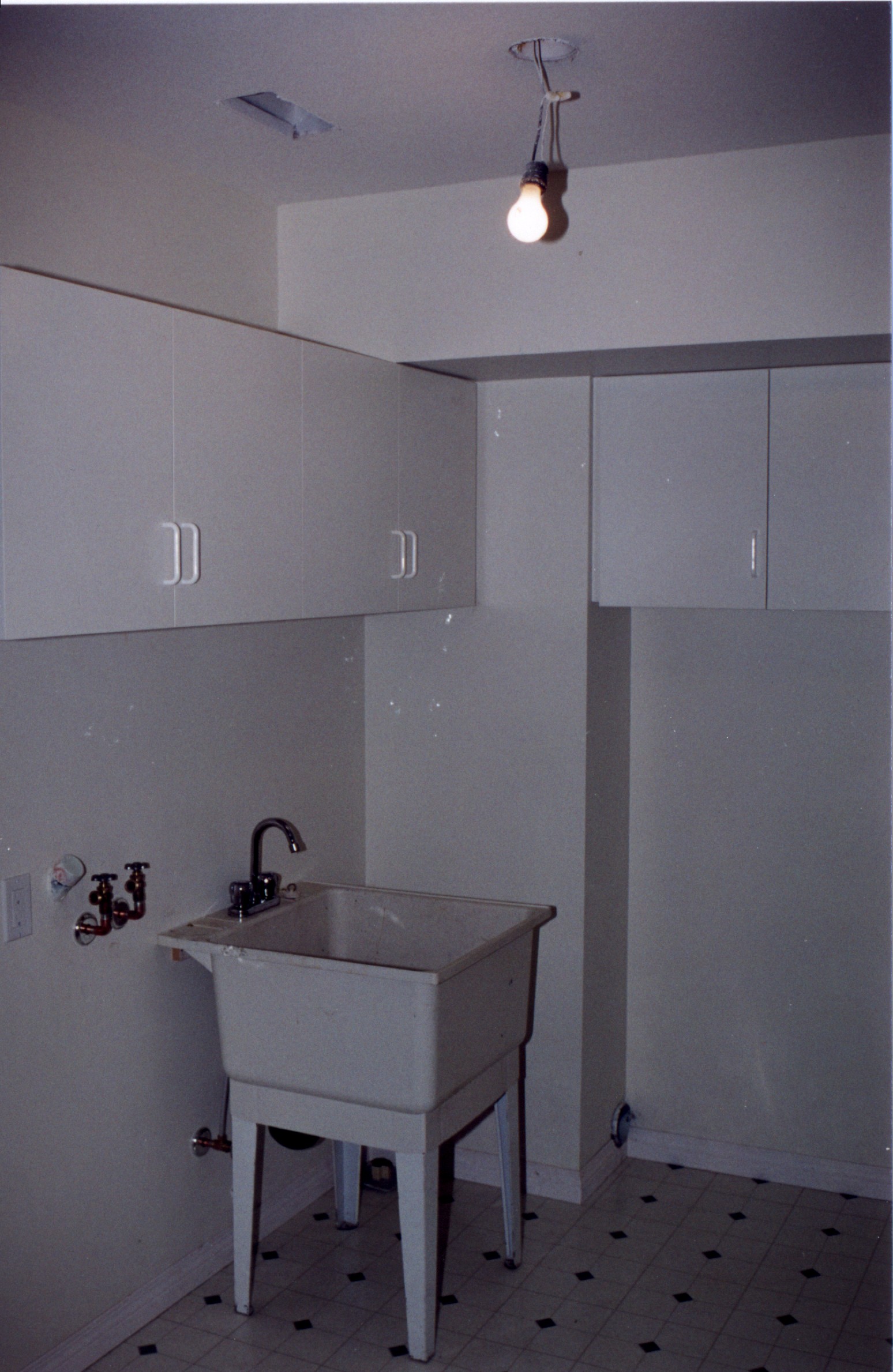 Utility-1.jpg, 616465 bytes, 1/27/01