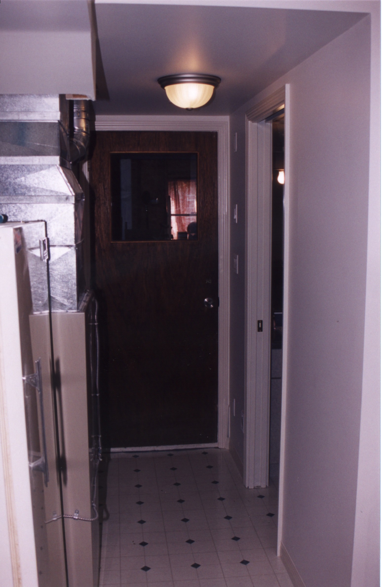 Utility-2.jpg, 484705 bytes, 1/28/01