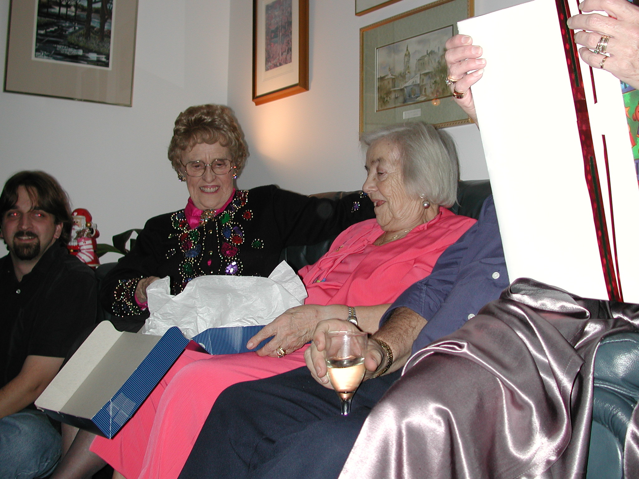 DSCN1350.JPG, 654845 bytes, 12/26/00