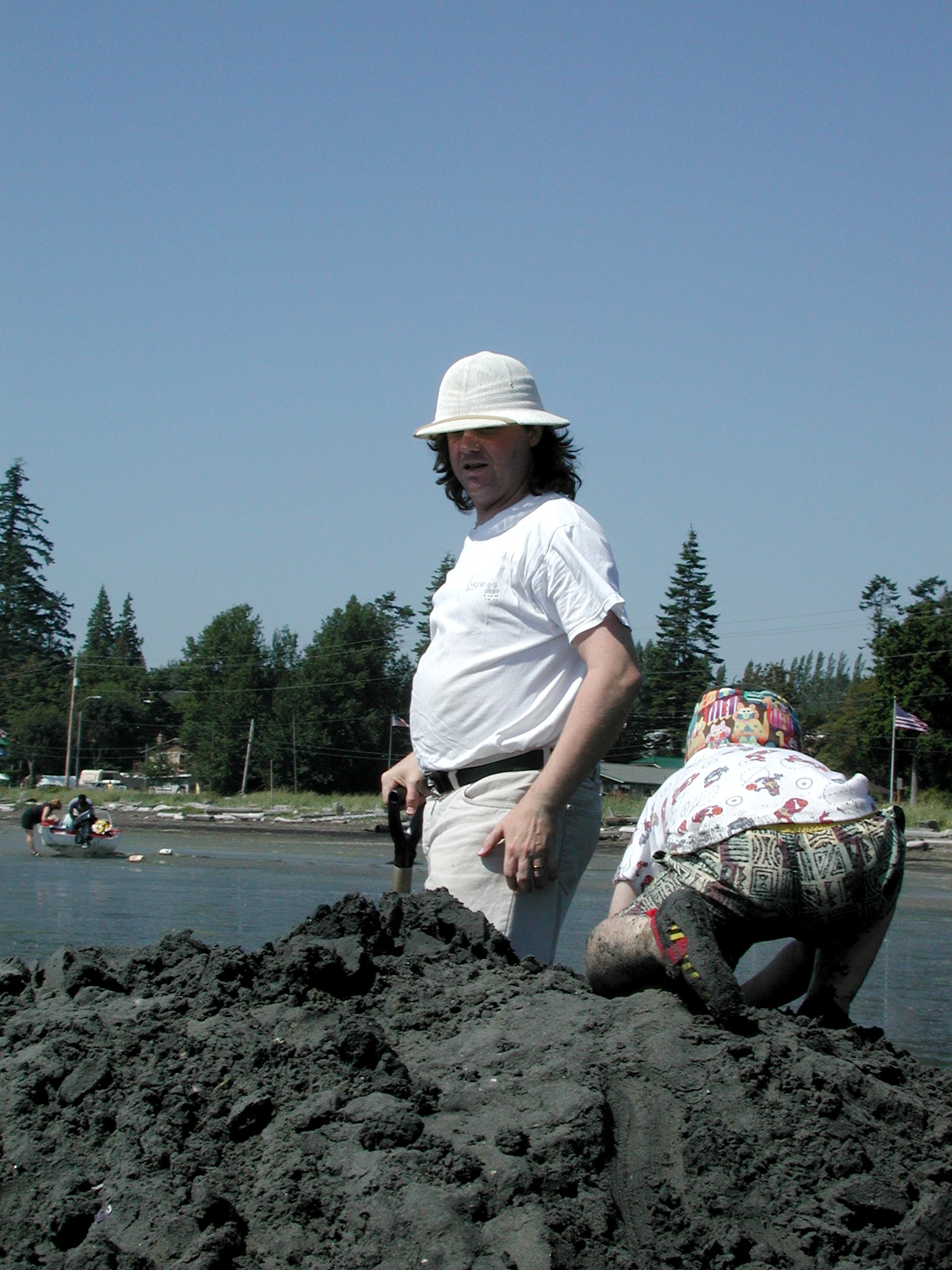 DSCN2002.JPG, 685215 bytes, 8/28/01