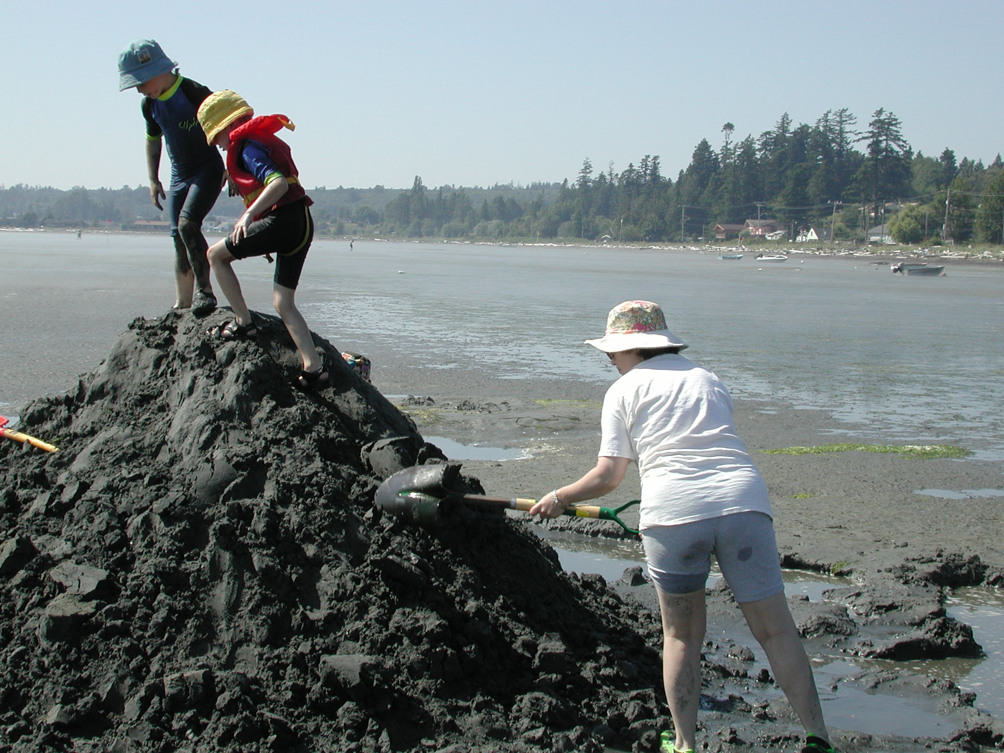 DSCN2025.JPG, 660065 bytes, 8/11/01