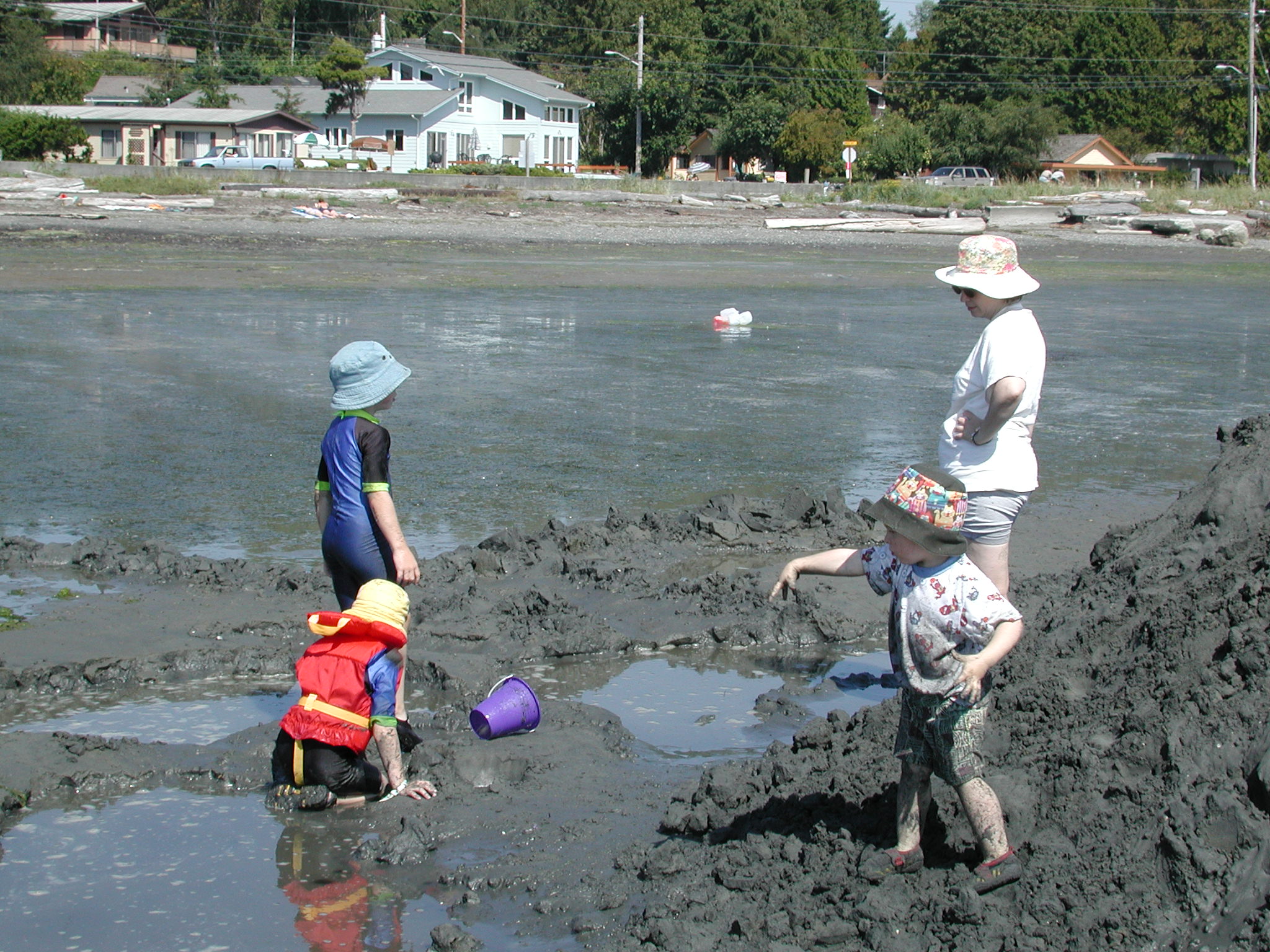 DSCN2035.JPG, 693978 bytes, 8/11/01