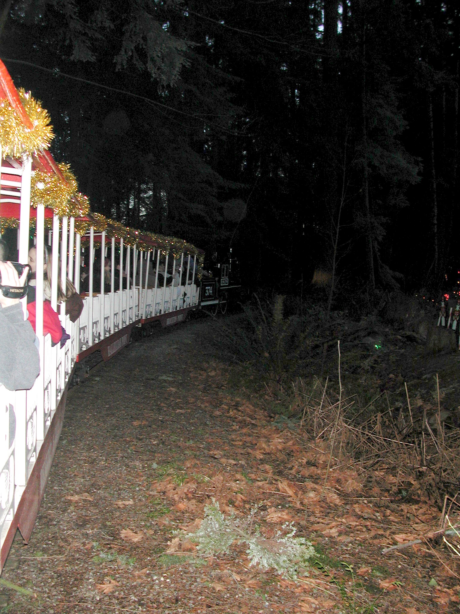 DSCN2610.JPG, 900452 bytes, 12/24/01