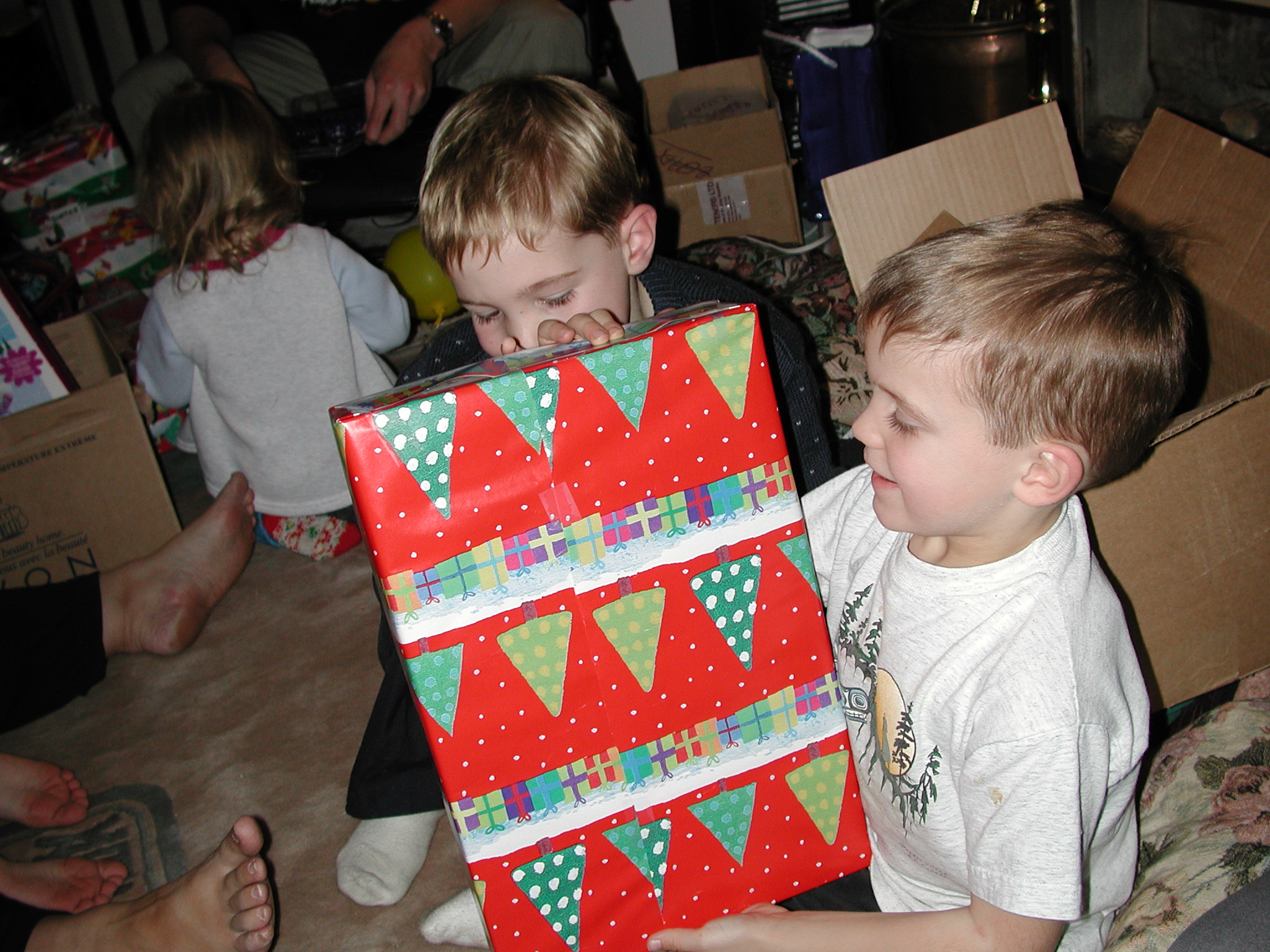 DSCN2810.JPG, 661399 bytes, 12/25/01