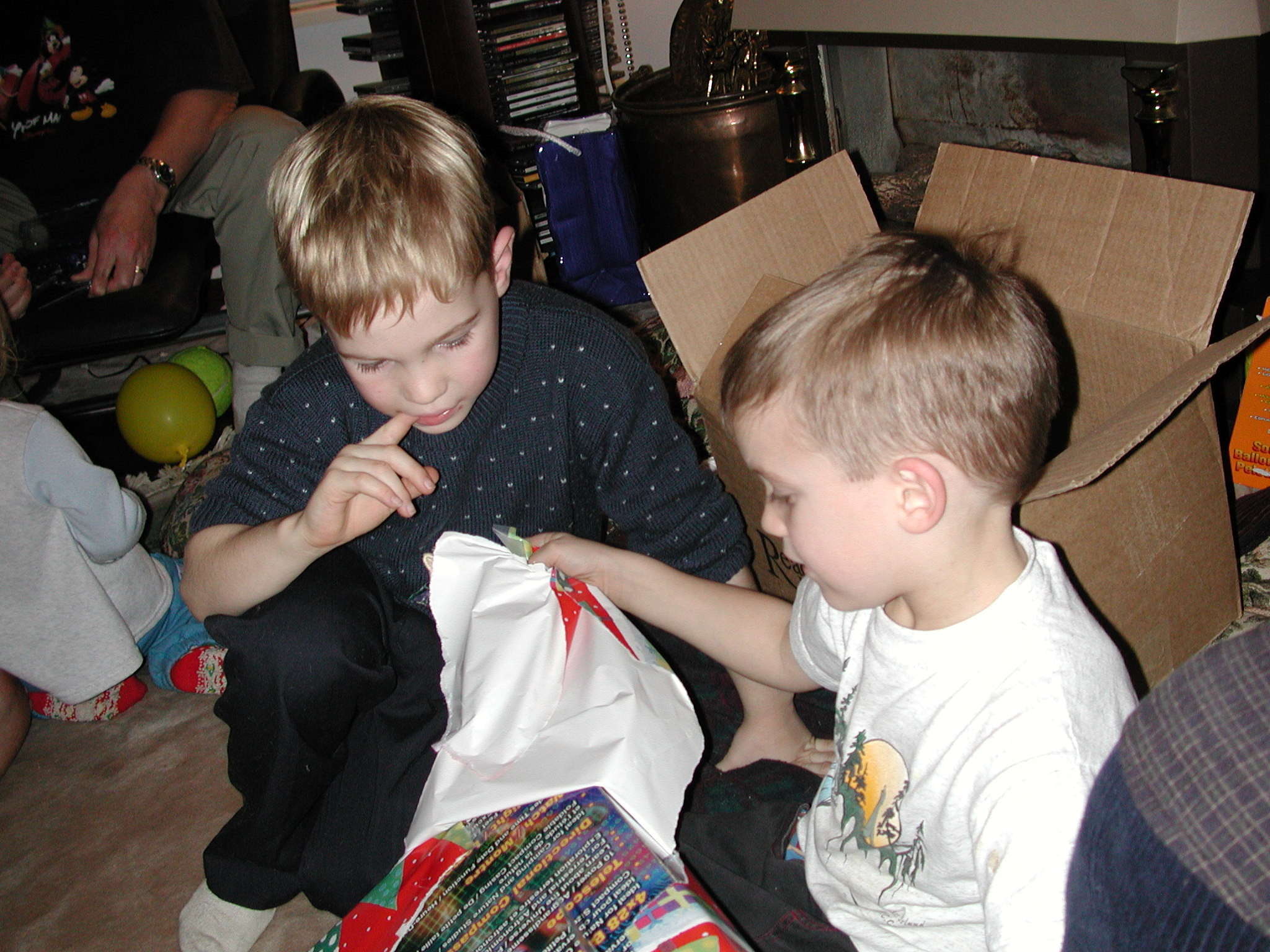 DSCN2811.JPG, 685845 bytes, 12/25/01