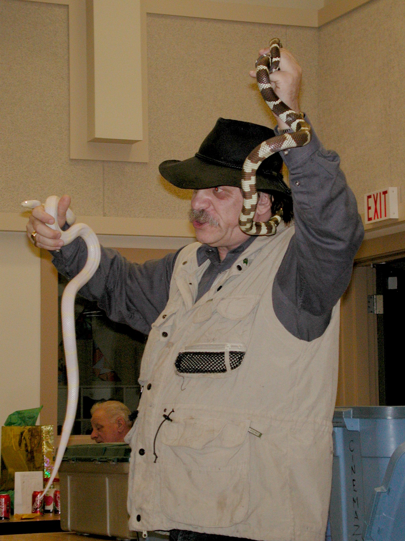 DSCN2970.JPG, 740569 bytes, 3/30/02