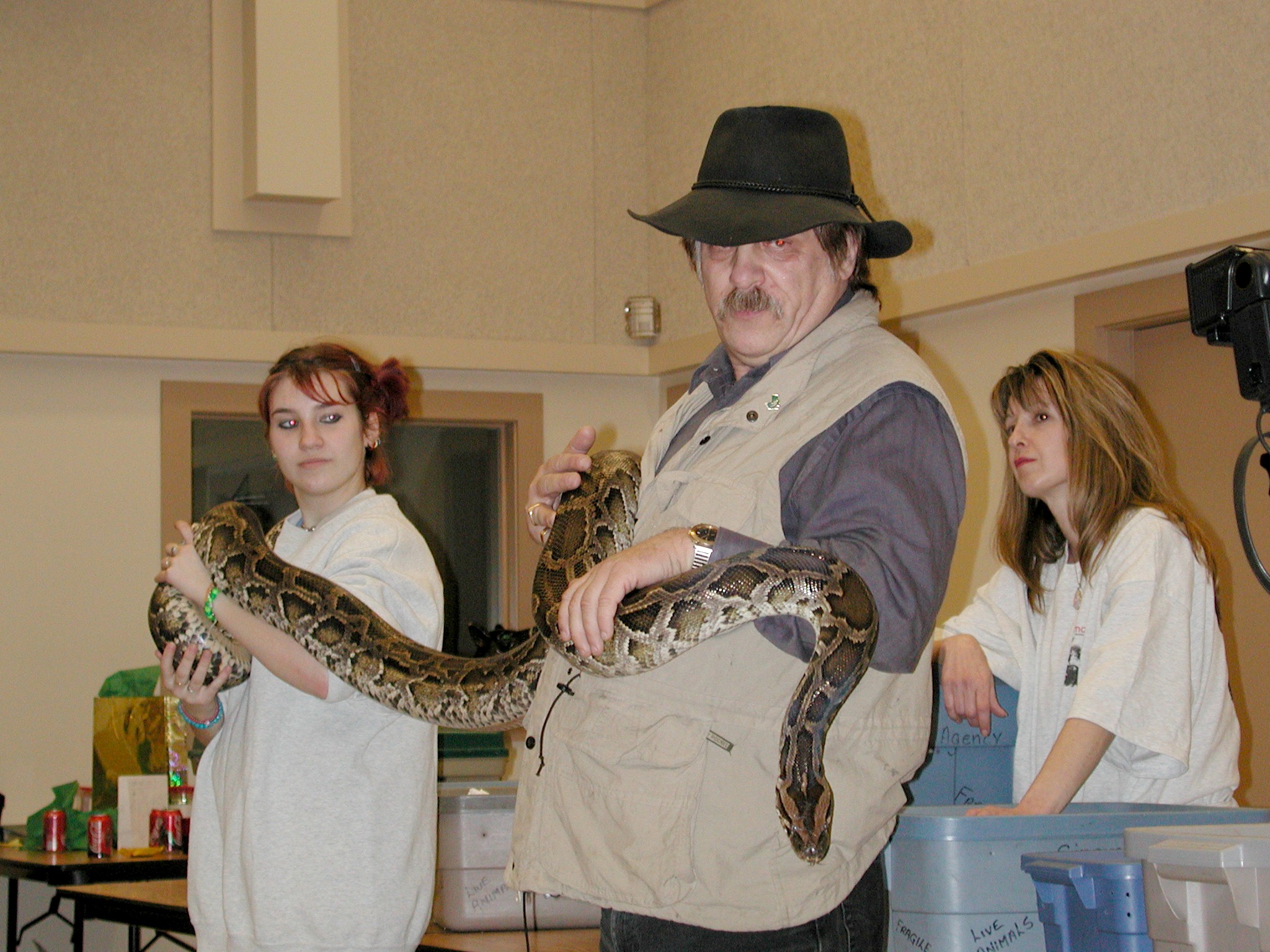 DSCN2976.JPG, 694719 bytes, 3/30/02