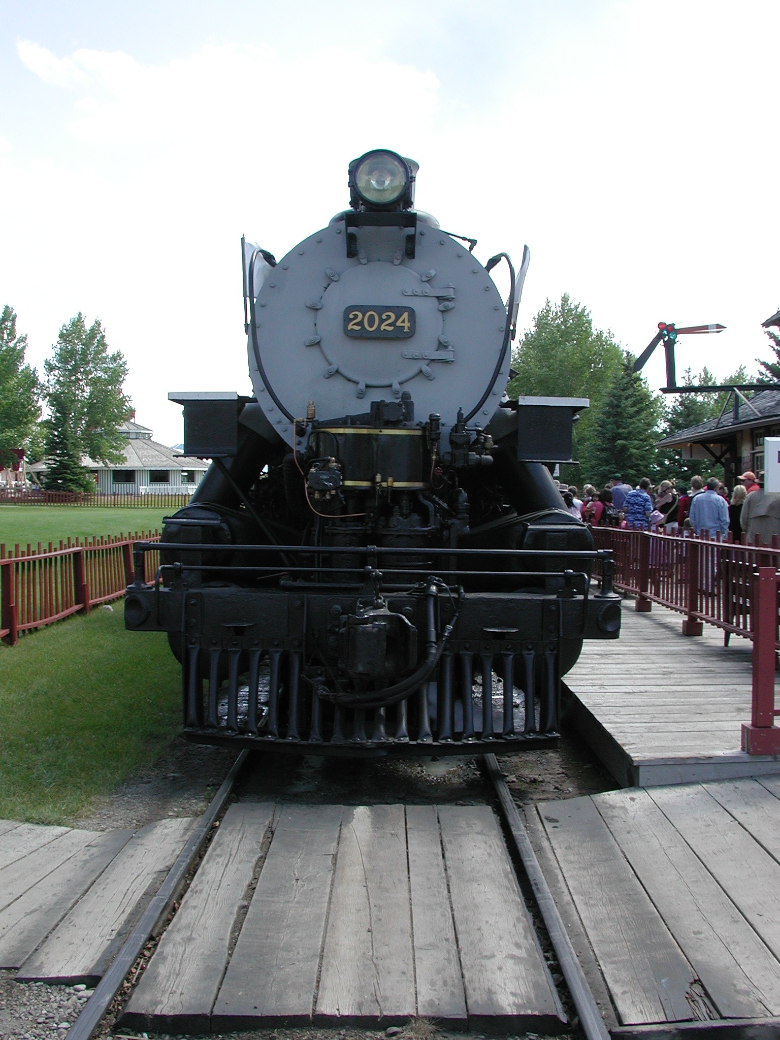 DSCN3934.JPG, 661786 bytes, 10/14/02