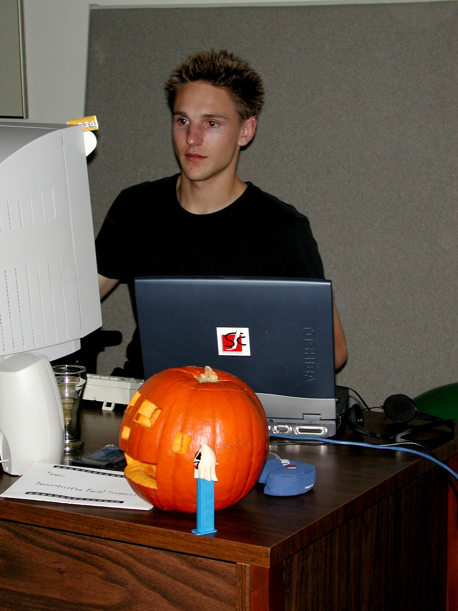 DSCN5469.JPG, 706177 bytes, 10/26/02